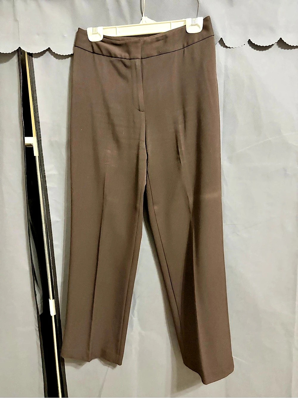 Worthington Straight Leg Brown Pants Size 6 Like New